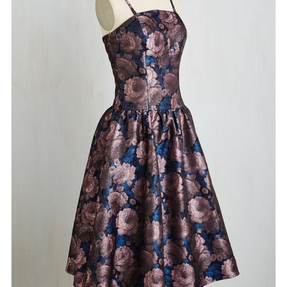Chi Chi London Dresses & Skirts - Chi Chi London ModCloth dress size 12 floral